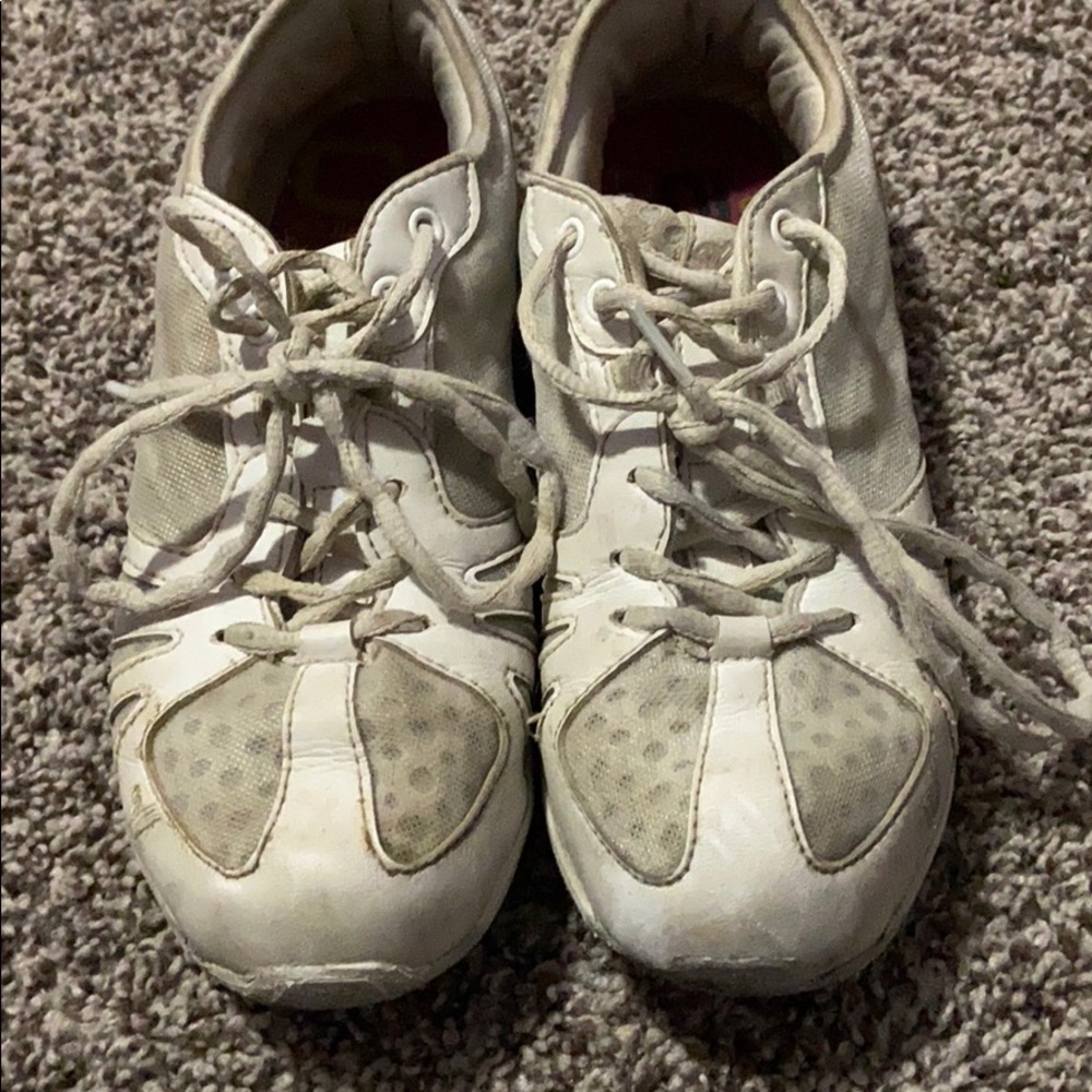 Cheer shoes!🎀🤸🏻‍♀️